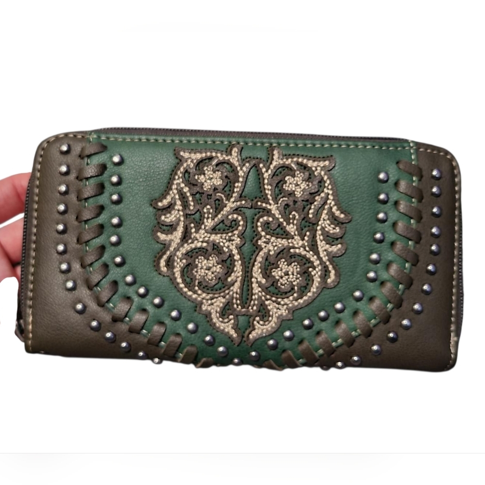 AMERICAN BLING Green Zip Wallet